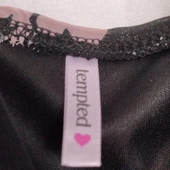 Tempted Black and Pink Floral Top - Picture 5 of 7